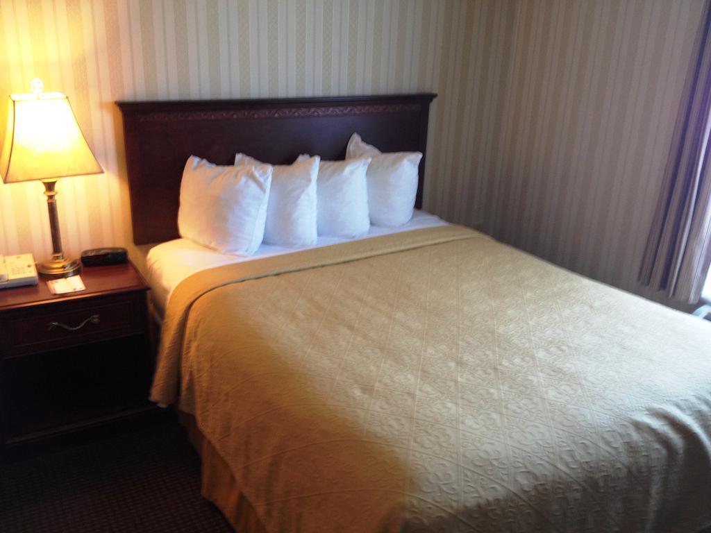 Quality Hotel & Suites Woodstock Kültér fotó