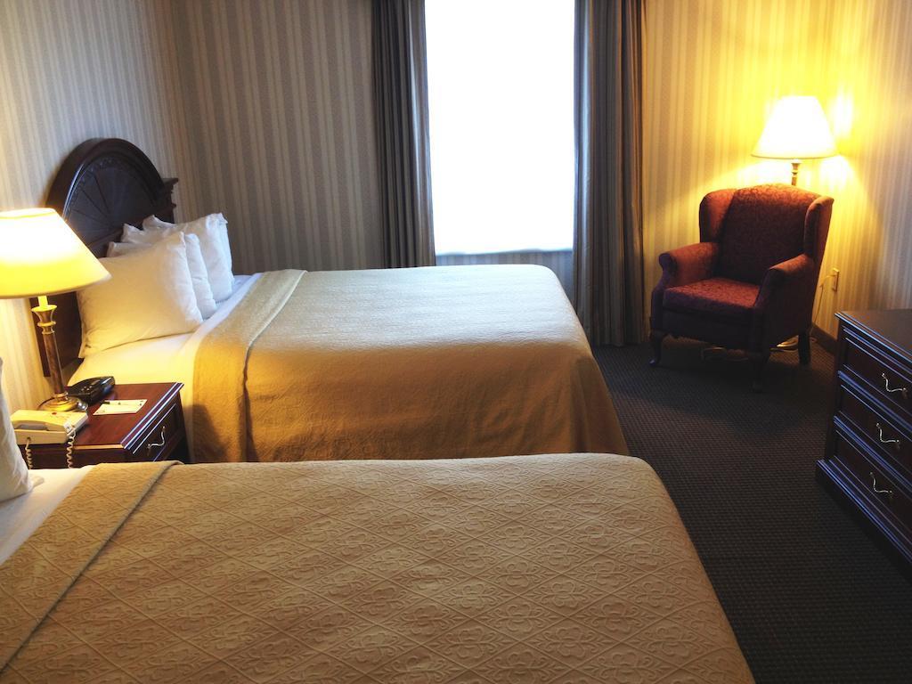 Quality Hotel & Suites Woodstock Kültér fotó